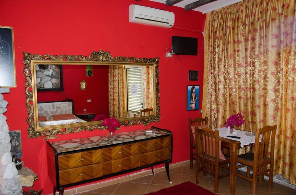 Hotel Vila "Oda E Miqve" Vlore Ngoại thất bức ảnh